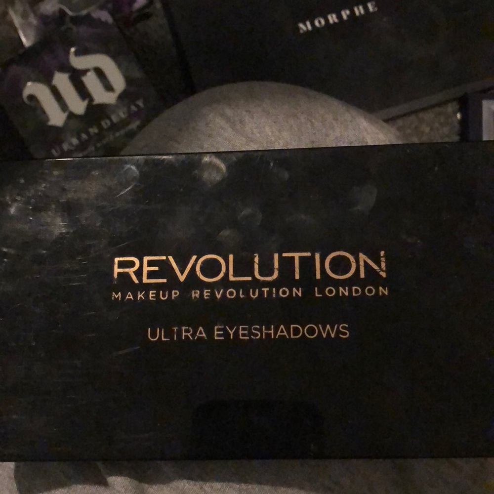 Revolution eyeshadow bundle